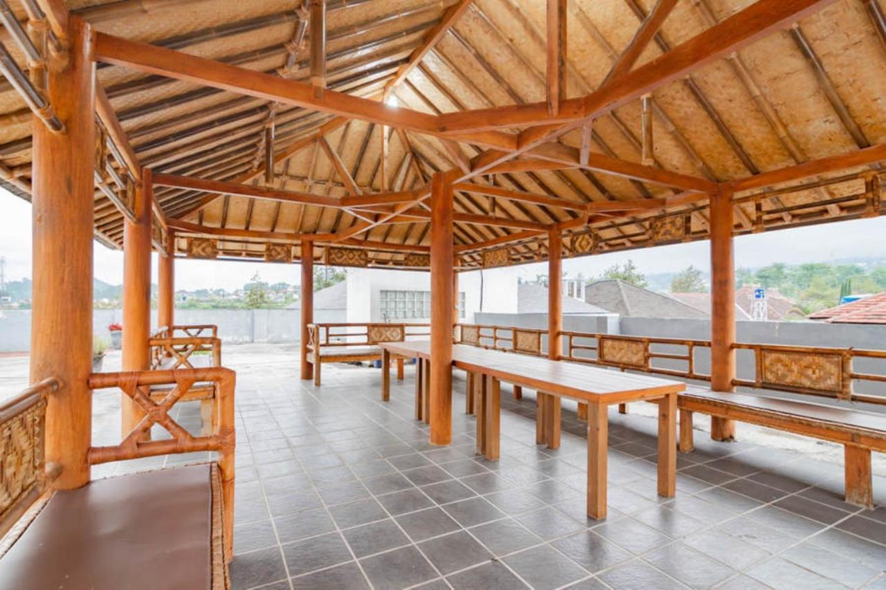 Reddoorz Near Lembang Park & Zoo 2 Hotel Ngoại thất bức ảnh